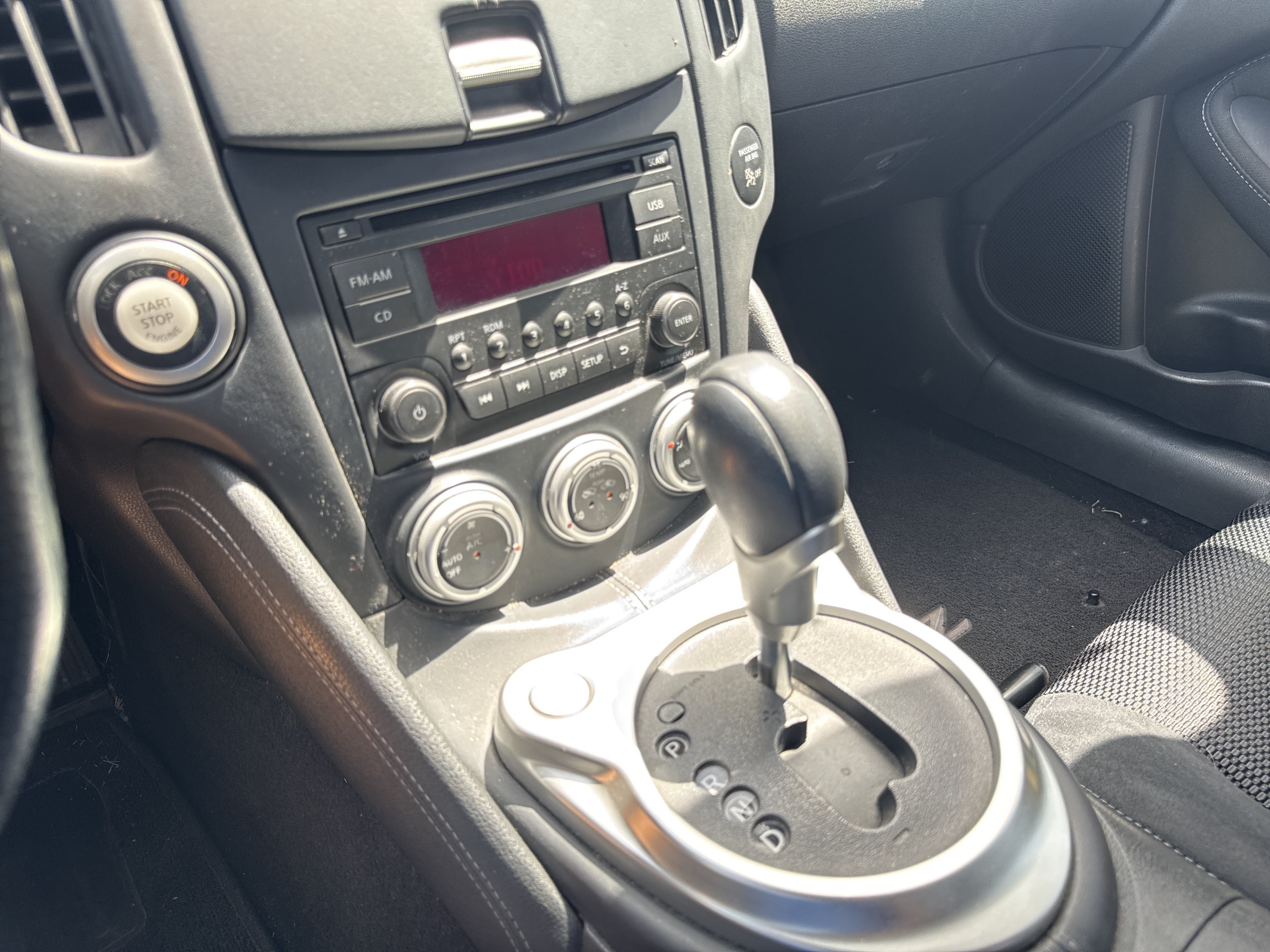 Used 2017 Nissan 370Z Coupe RWD image 19