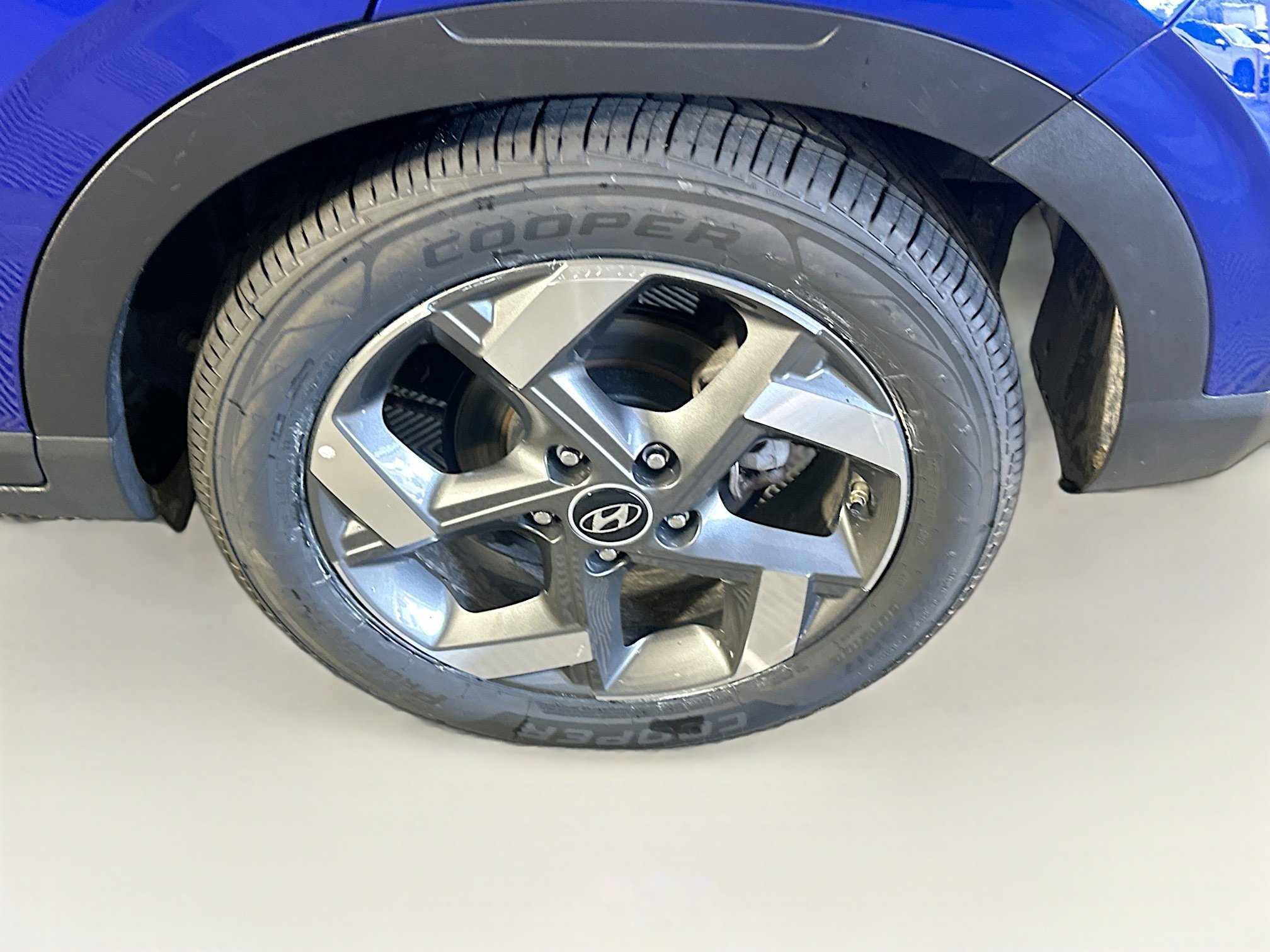 Used 2025 Hyundai Venue SEL FWD image 11