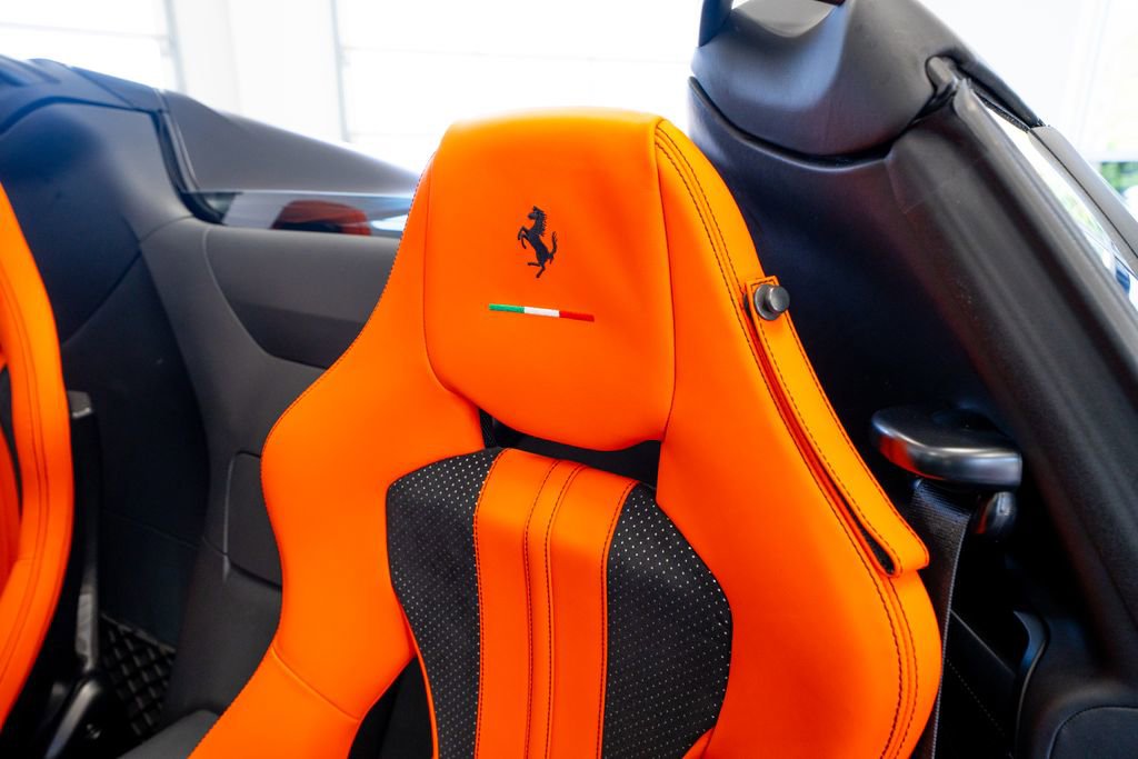 Used 2023 Ferrari 812 GTS RWD image 32