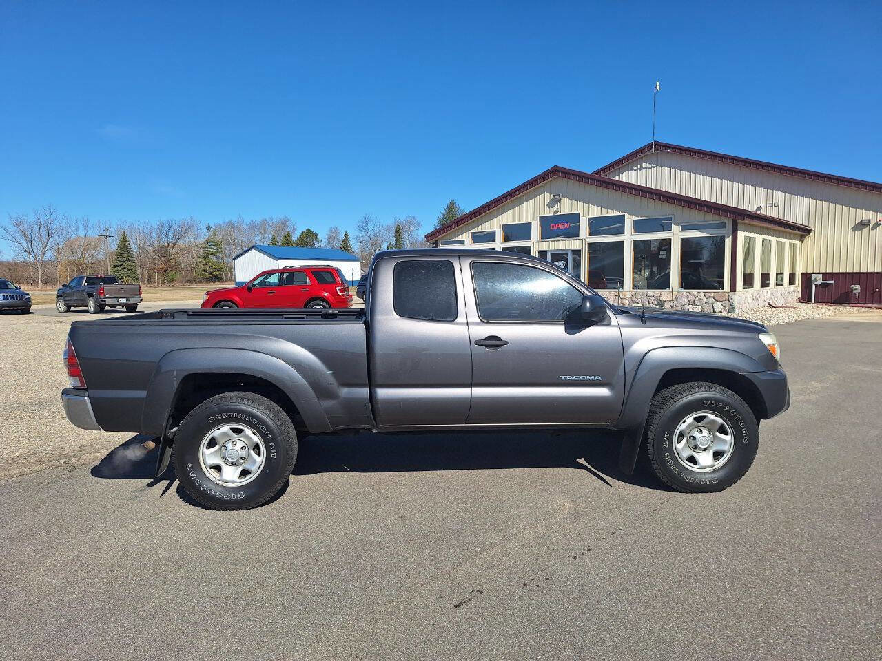 Used 2012 Toyota Tacoma 4x4 Access Cab w/ SR5 Pkg image 3