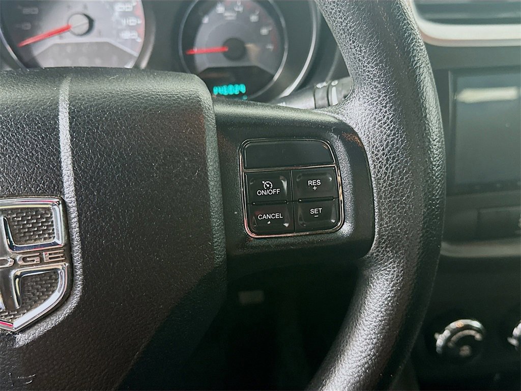 Used 2013 Dodge Avenger SE image 25