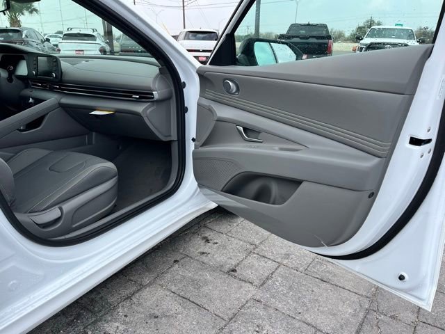 New 2026 Hyundai Elantra SEL Sport Premium FWD image 21