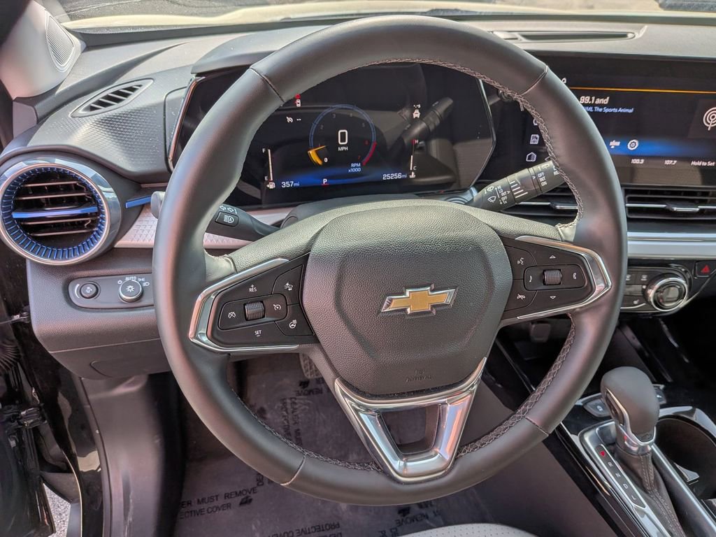 Used 2025 Chevrolet Trax LT w/ LT Convenience Package image 20