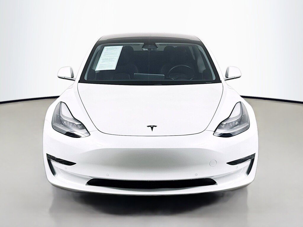 Used 2020 Tesla Model 3 Standard Range Plus image 8