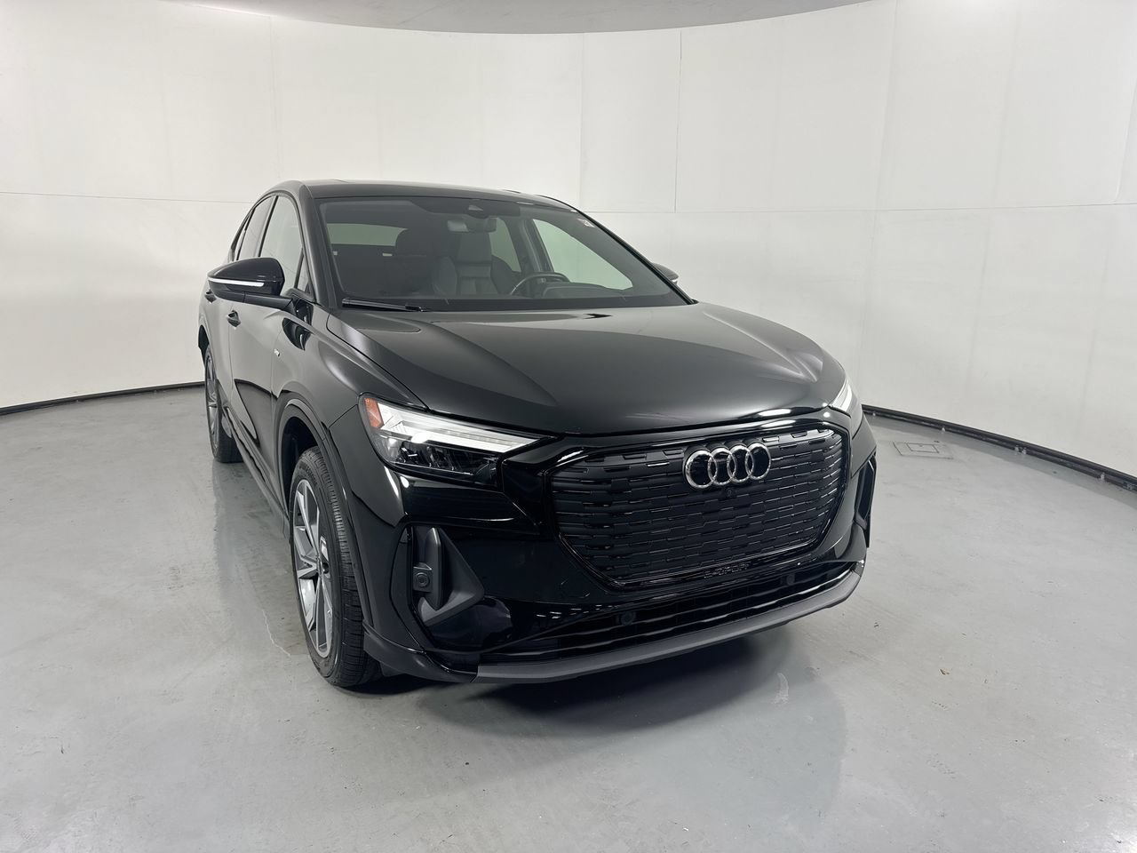 Used 2023 Audi Q4 e-tron Premium Plus w/ Premium Plus AWD/4WD image 28