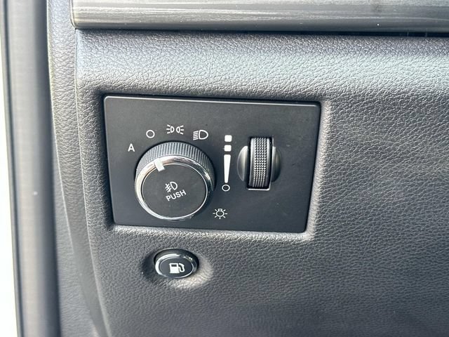 Used 2019 Jeep Grand Cherokee Laredo AWD/4WD image 25