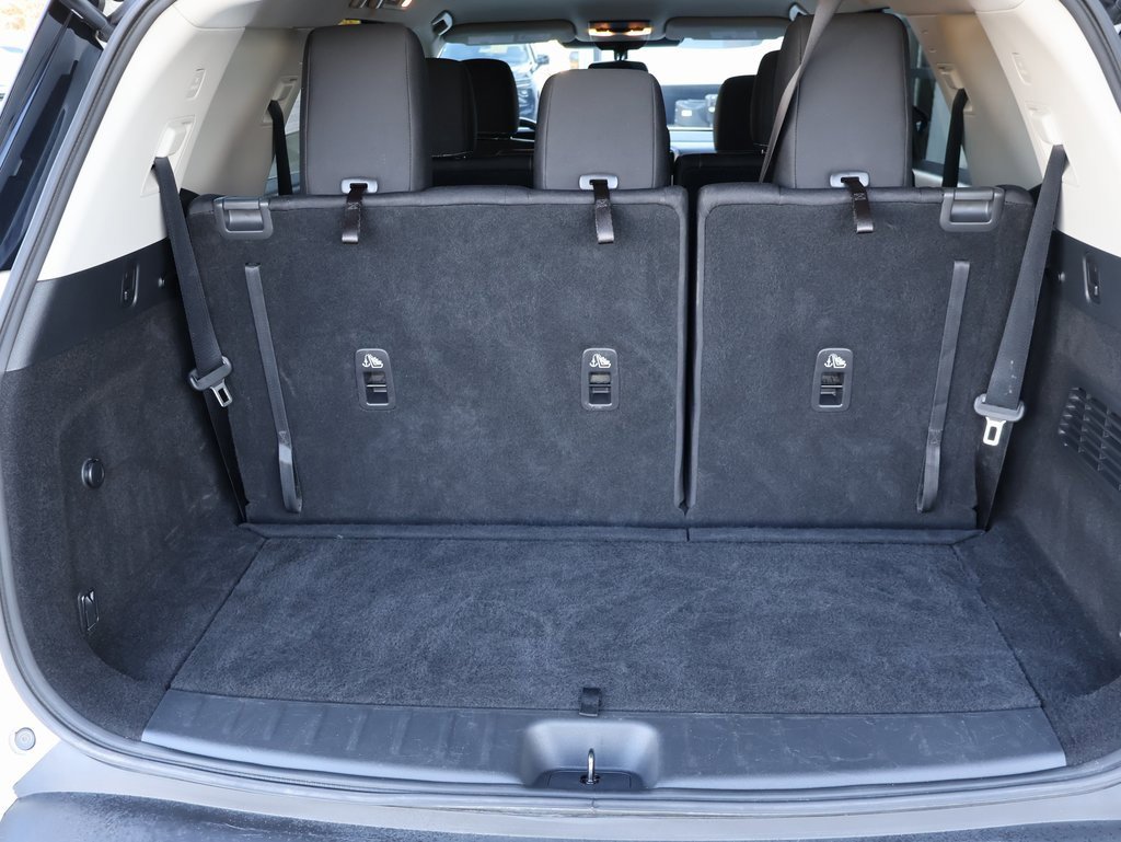 Used 2022 Nissan Pathfinder SV image 29