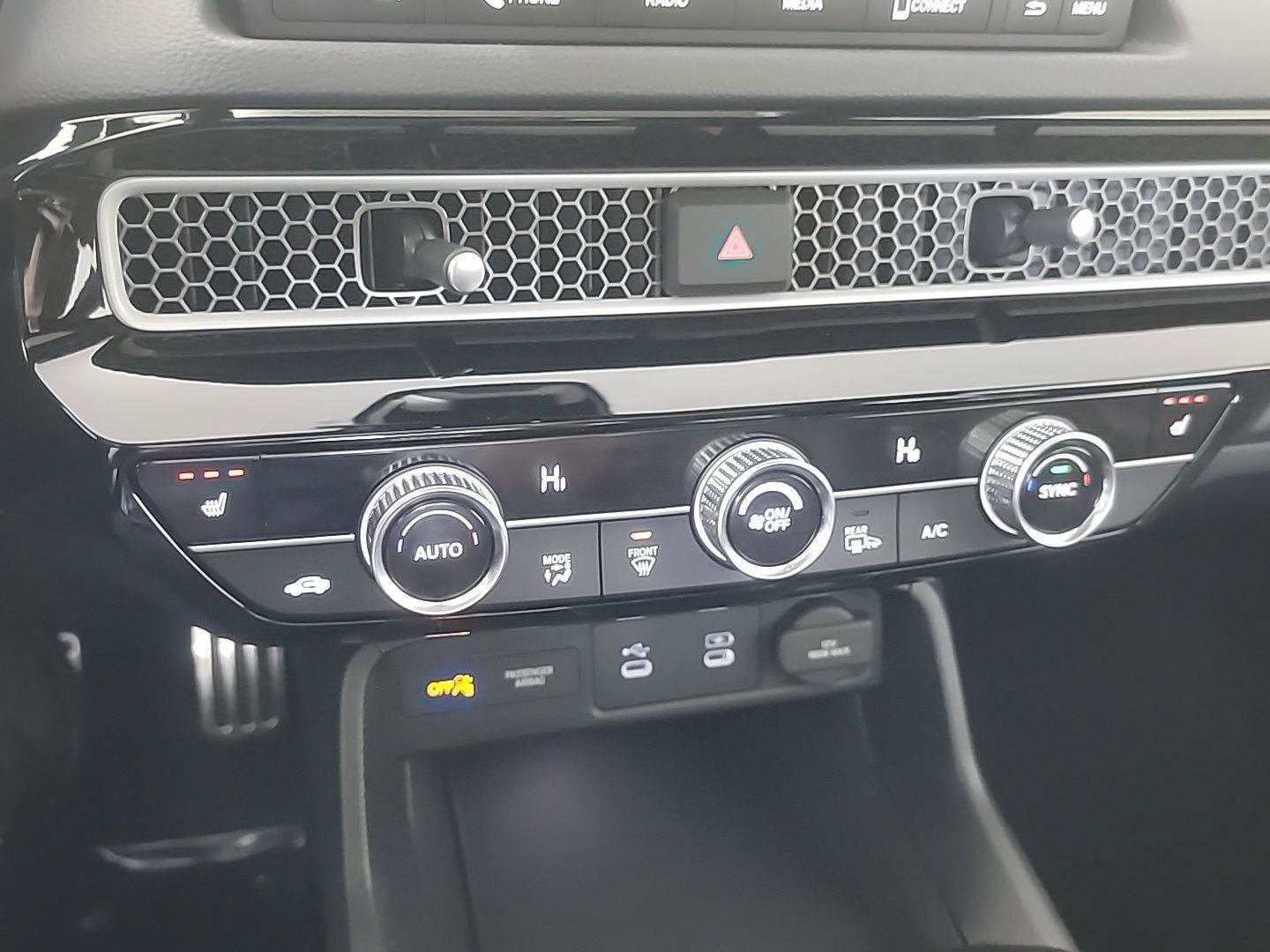 Certified 2025 Honda Civic Sport image 30