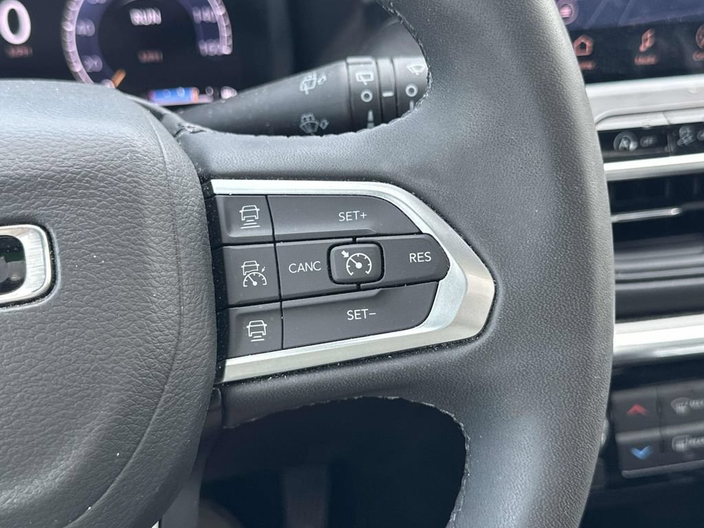Used 2024 Jeep Compass Limited w/ High Altitude Package AWD/4WD image 23