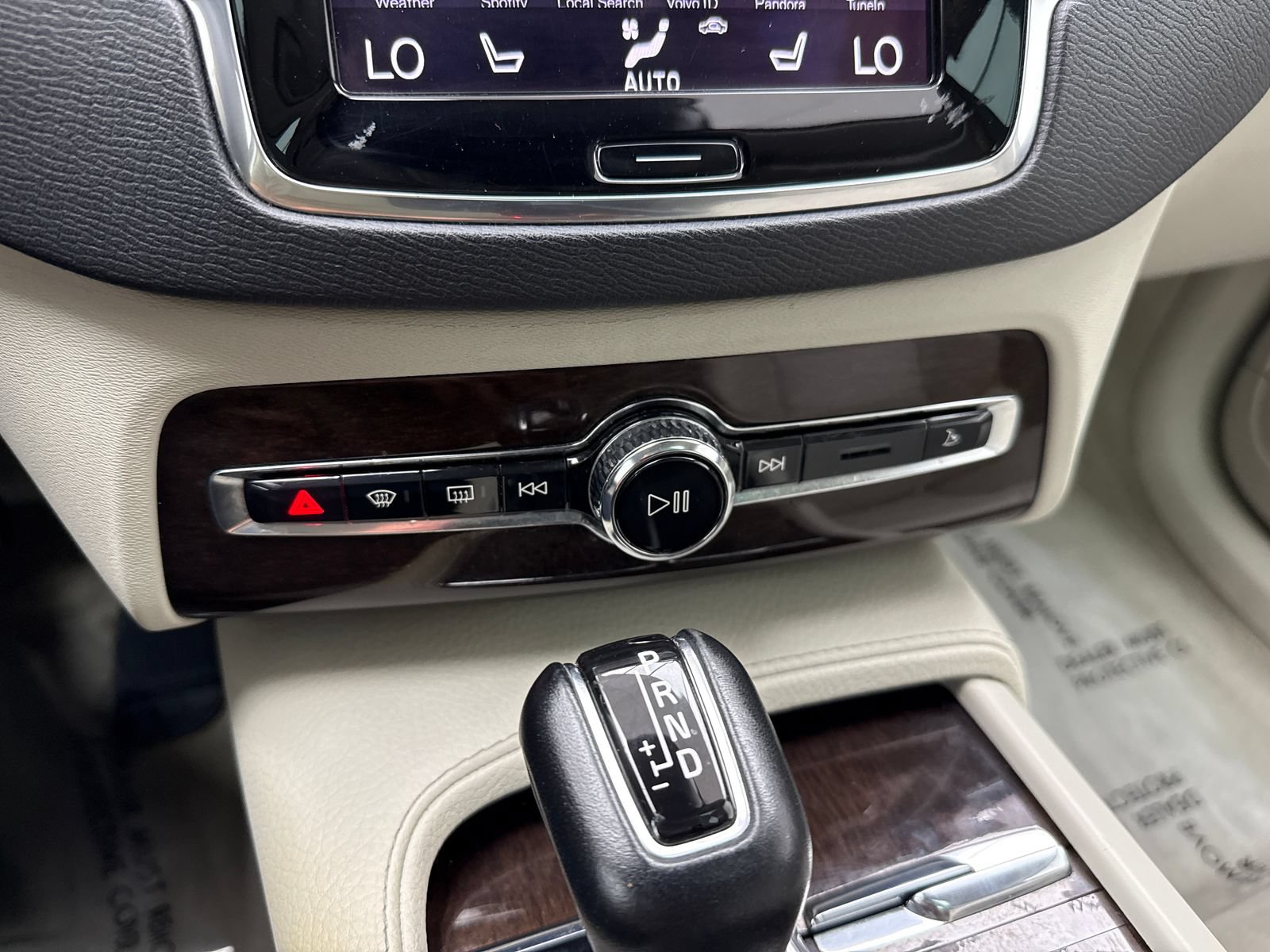 Used 2016 Volvo XC90 T6 Momentum w/ Protection Package Plus AWD/4WD image 29