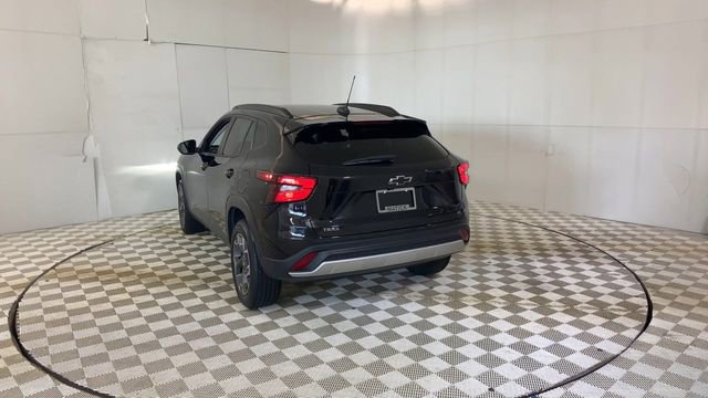 Used 2024 Chevrolet Trax LT w/ Driver Confidence Package FWD image 9
