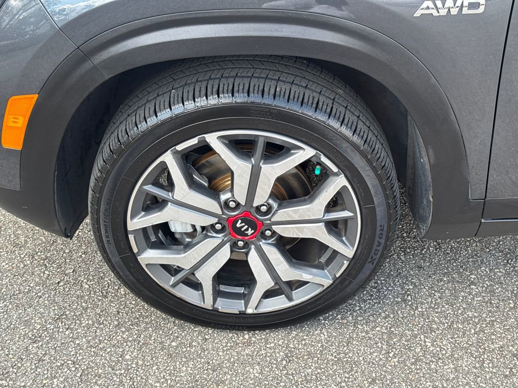 Used 2021 Kia Seltos SX w/ SX Sunroof Package image 11