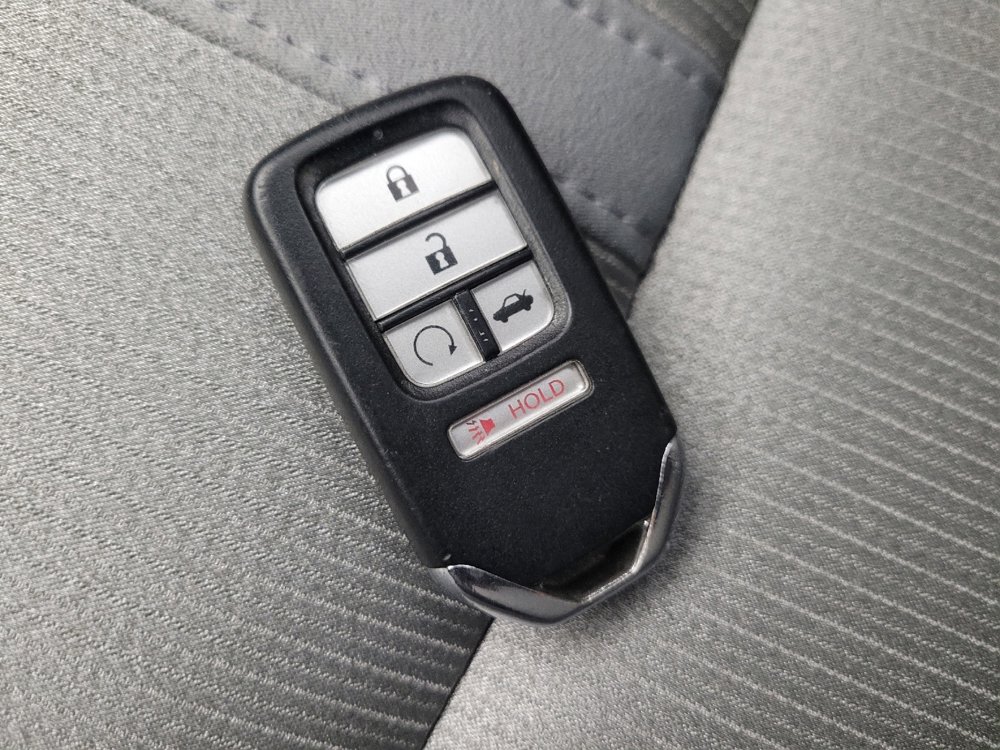 Used 2018 Honda Accord EX image 32