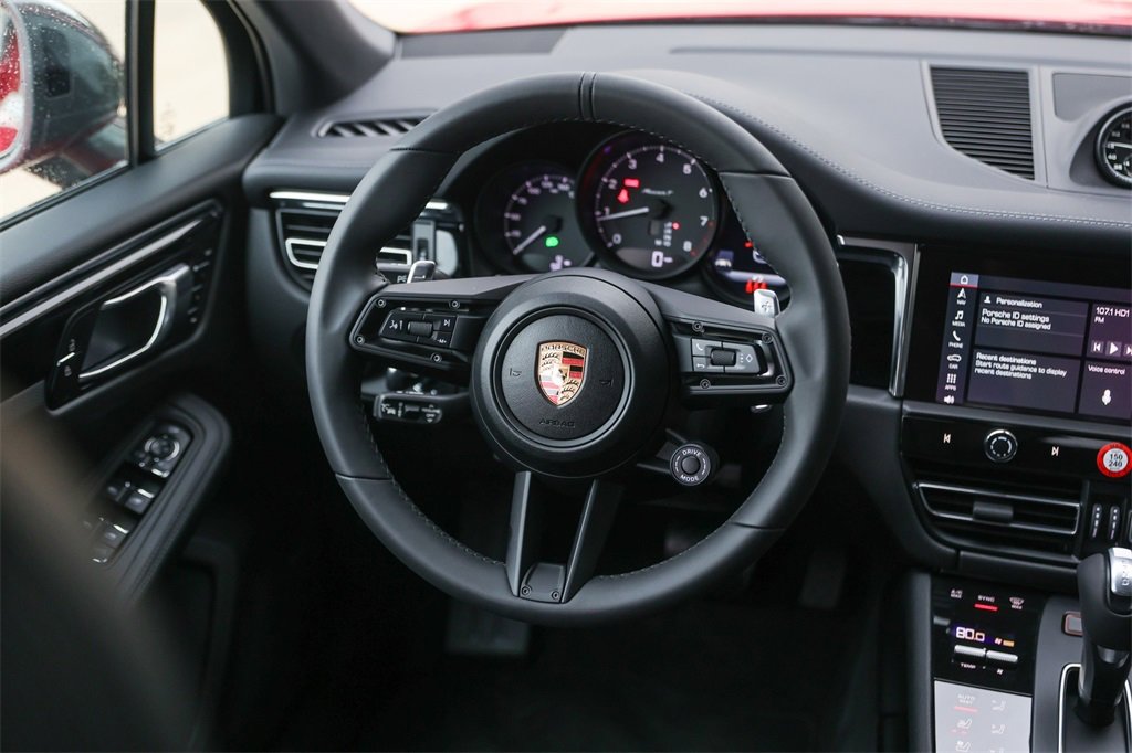 Certified 2025 Porsche Macan Turbo image 27