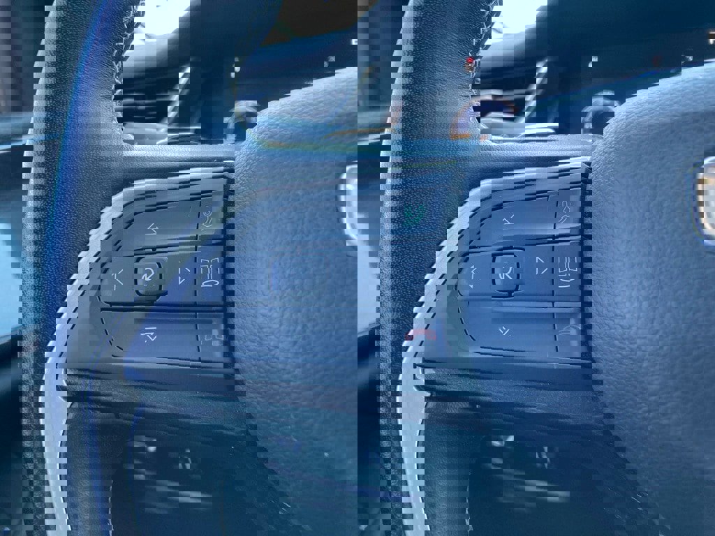 Used 2022 Jeep Grand Cherokee L Laredo w/ Luxury Tech Group I image 17