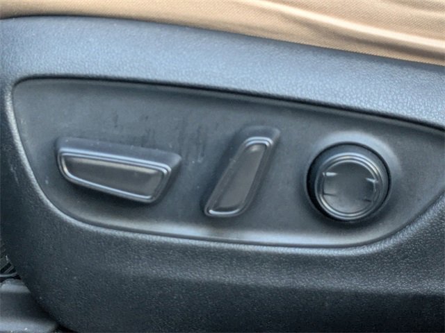 Used 2020 Toyota RAV4 XLE image 19