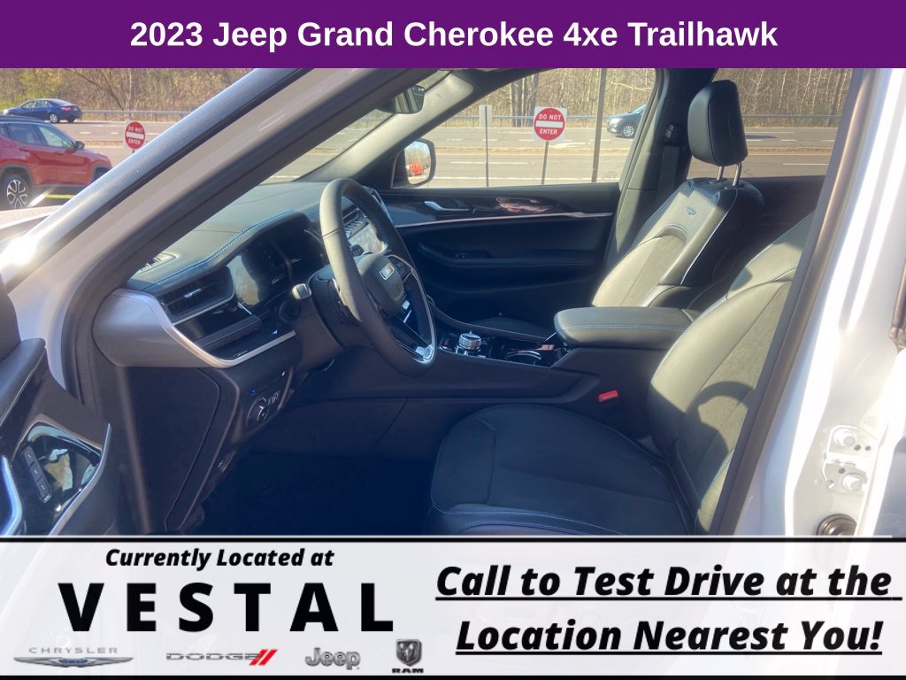 New 2023 Jeep Grand Cherokee Trailhawk AWD/4WD image 15
