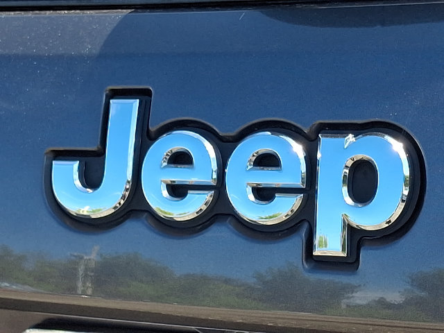 Used 2019 Jeep Grand Cherokee Limited AWD/4WD image 30