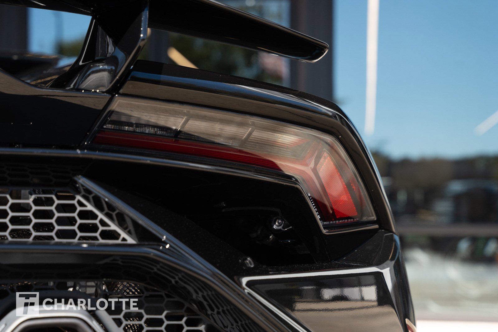 Used 2024 Lamborghini Huracan Tecnica image 17