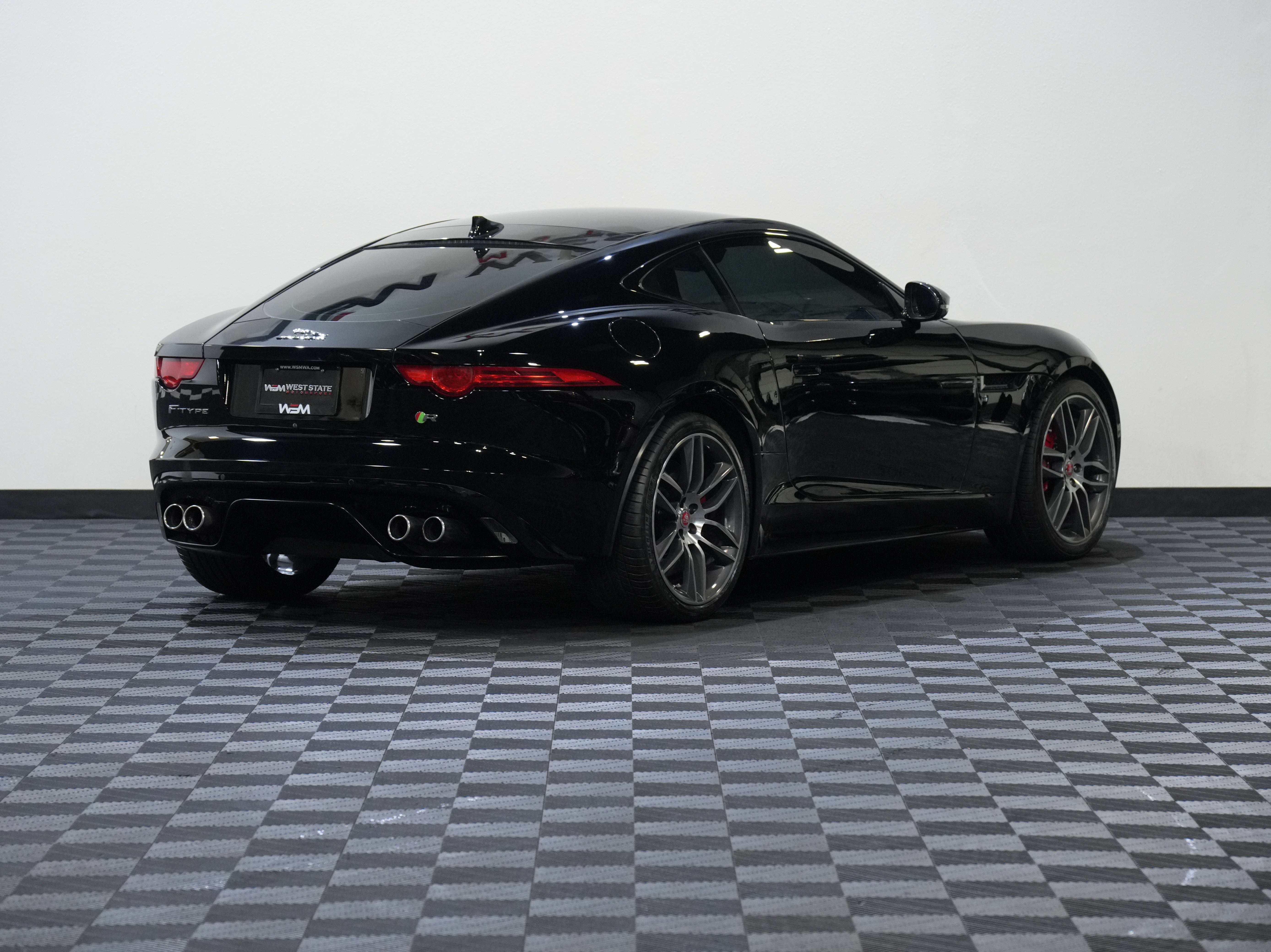 Used 2015 Jaguar F-TYPE R RWD image 6