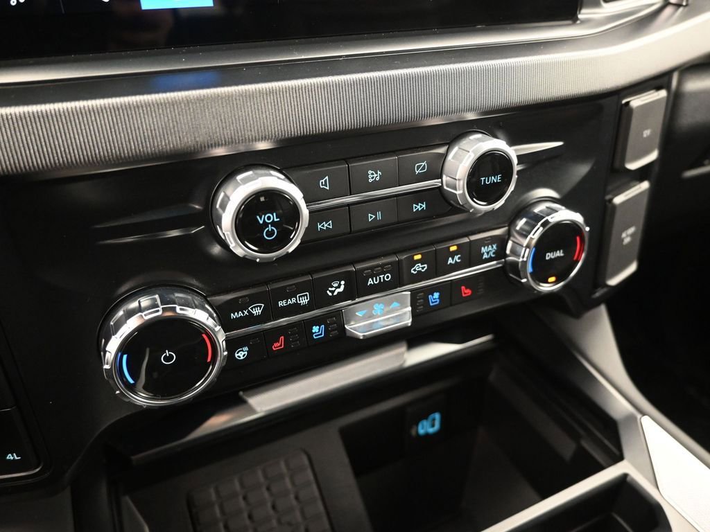 Used 2024 Ford F250 Platinum image 17