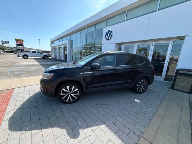Used 2024 Volkswagen Taos SE FWD image 9