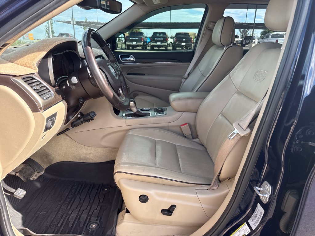 Used 2017 Jeep Grand Cherokee Overland w/ Jeep Active Safety Group AWD/4WD image 26