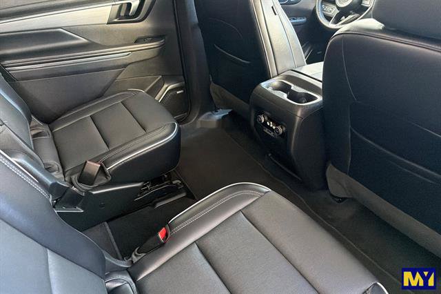 Used 2025 Buick Enclave Preferred AWD/4WD image 19