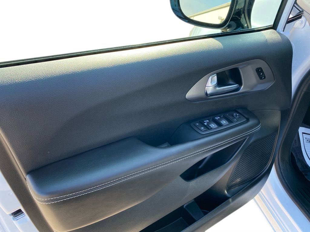 New 2026 Chrysler Pacifica Select image 11
