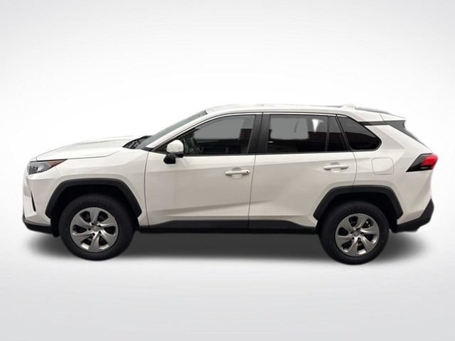 Used 2022 Toyota RAV4 LE FWD image 4