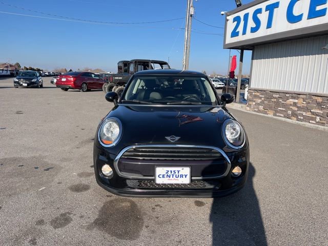 Used 2019 MINI Cooper 2-Door Hardtop image 2