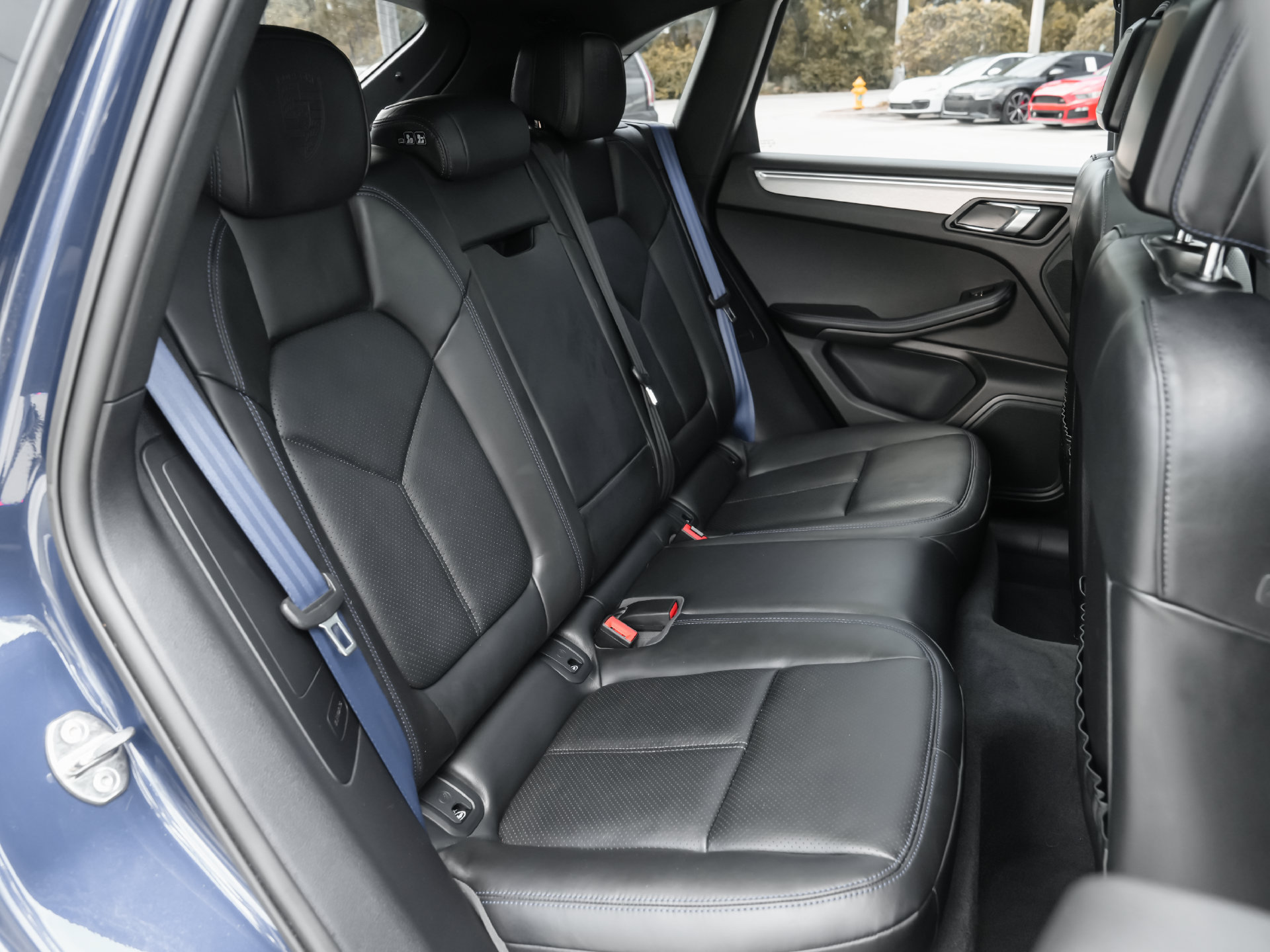 Used 2023 Porsche Macan Turbo AWD/4WD image 7