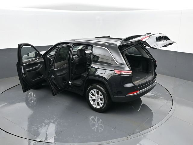 Used 2023 Jeep Grand Cherokee Limited image 28
