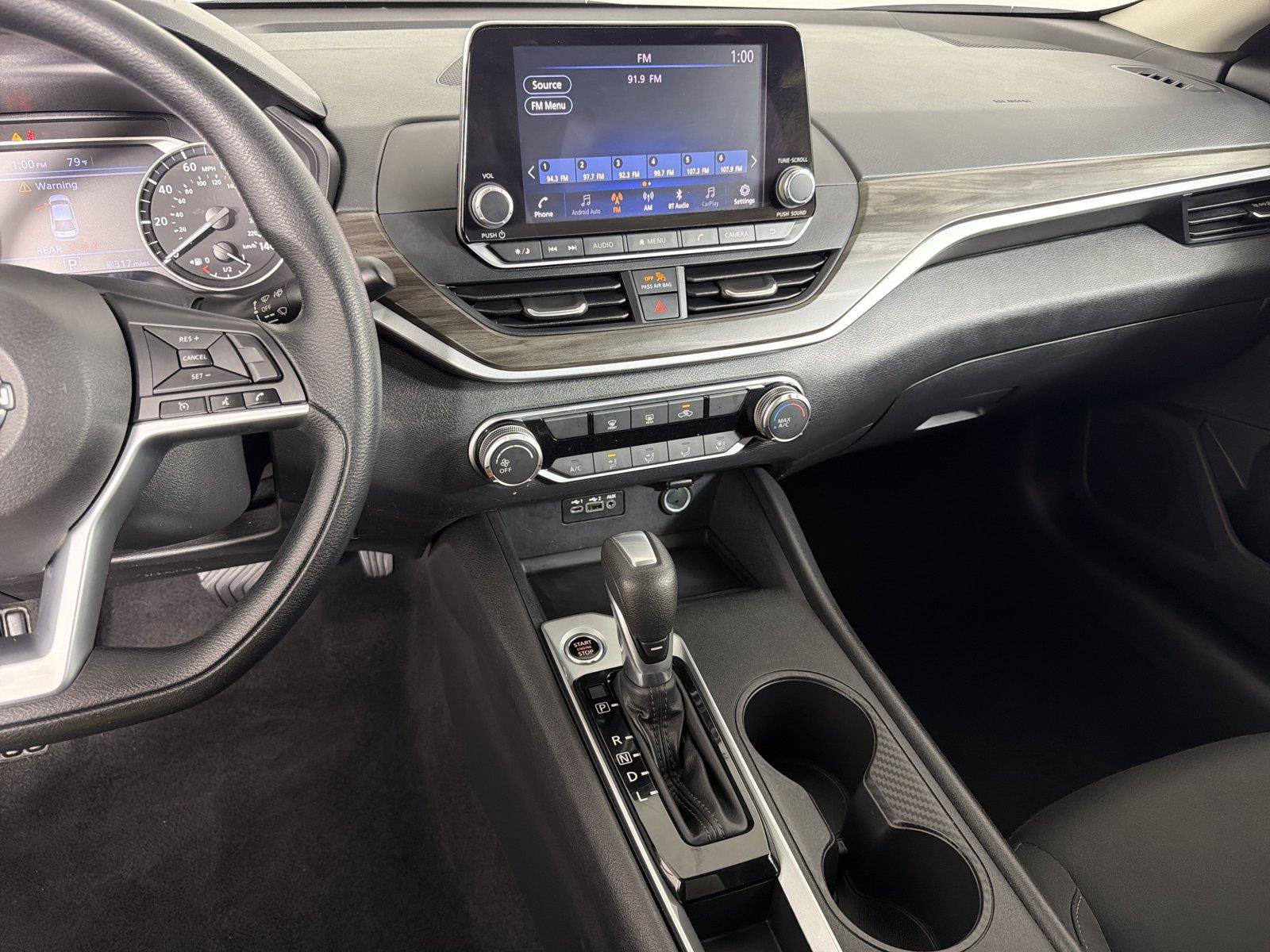 Used 2025 Nissan Altima 2.5 SV FWD image 25