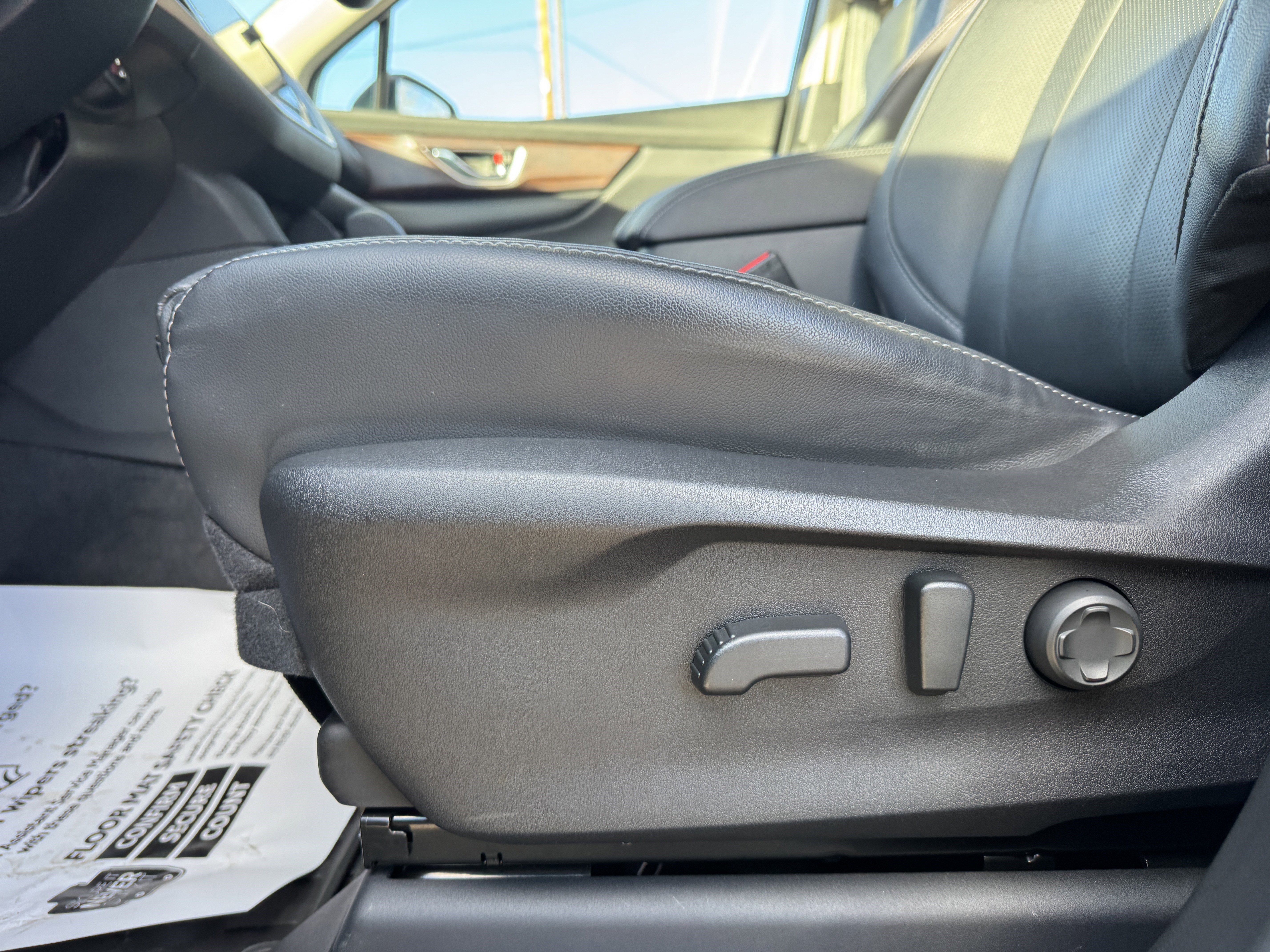 Used 2023 Subaru Ascent Touring image 12