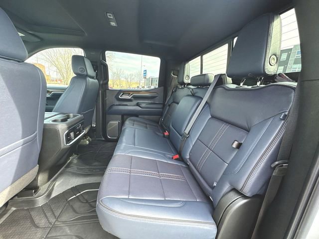 Used 2024 Chevrolet Silverado 1500 High Country w/ High Country Premium Package AWD/4WD image 26