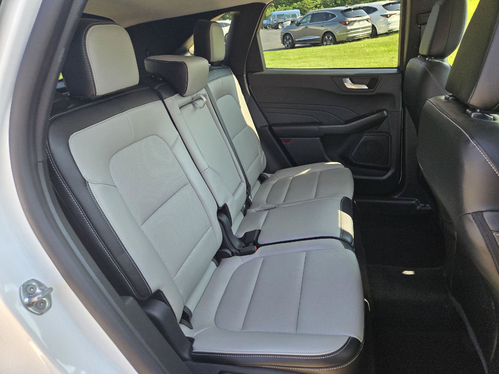 Used 2024 Ford Escape Platinum w/ Class II Trailer Tow Package AWD/4WD image 30