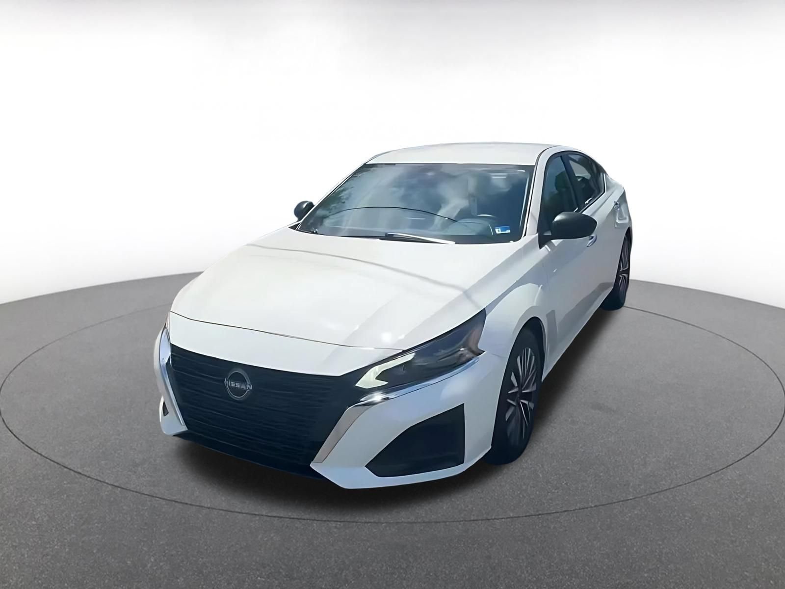 Used 2025 Nissan Altima 2.5 SV FWD image 7