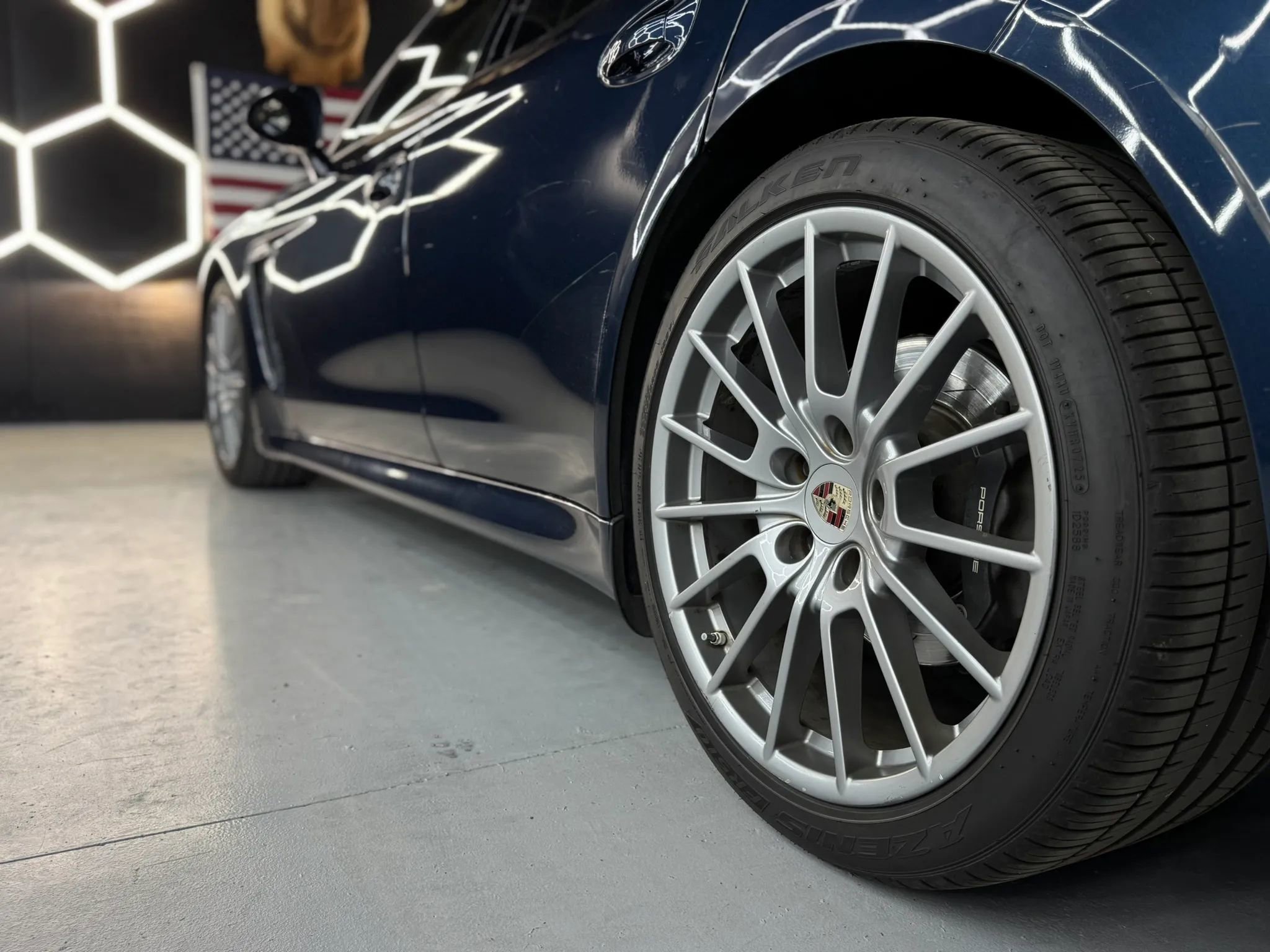 Used 2013 Porsche Panamera 4 Platinum Edition image 12