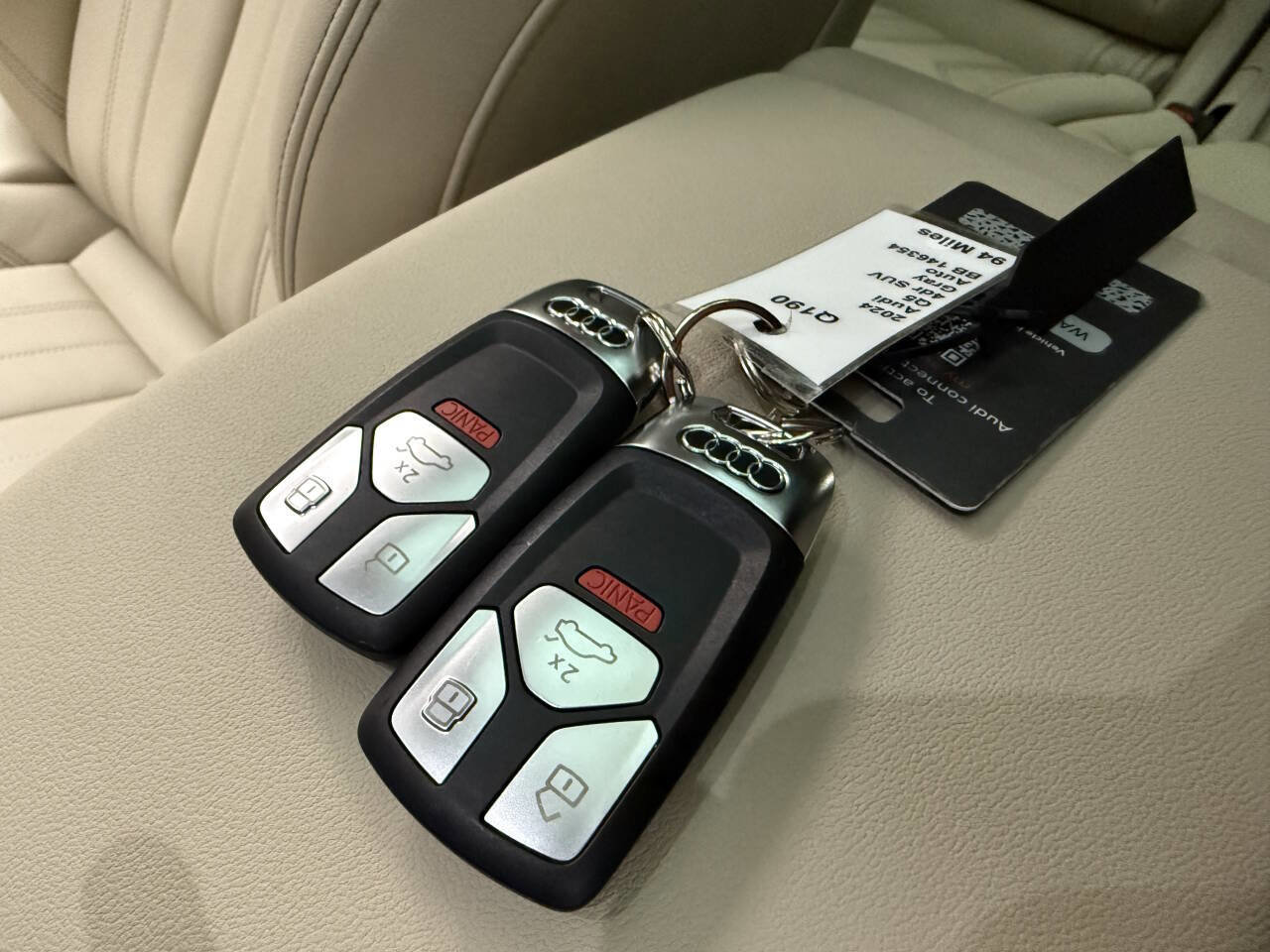 Used 2024 Audi Q5 e Premium w/ Convenience Package image 17