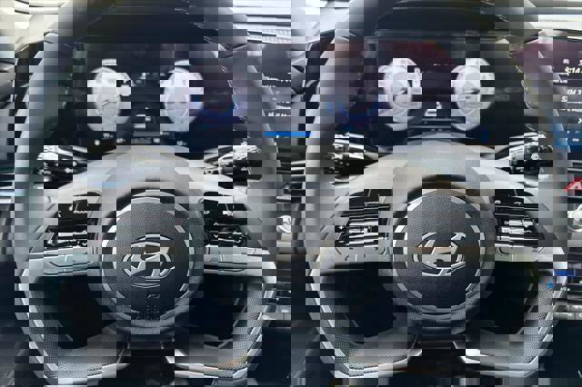 New 2025 Hyundai Elantra SEL image 20