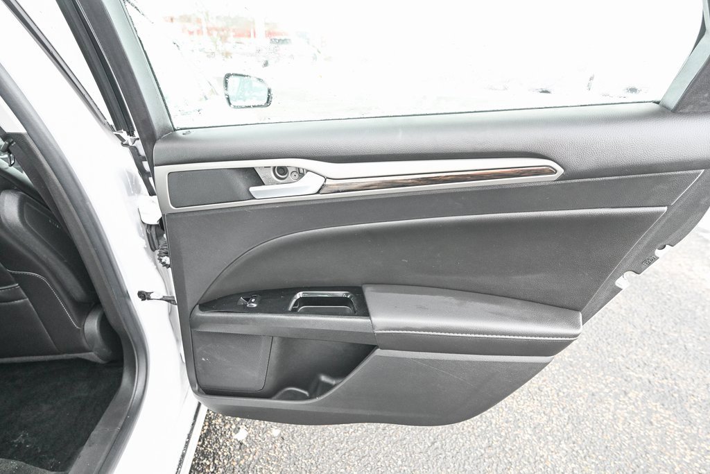 Used 2014 Ford Fusion Energi SE w/ Driver Assist Package image 28