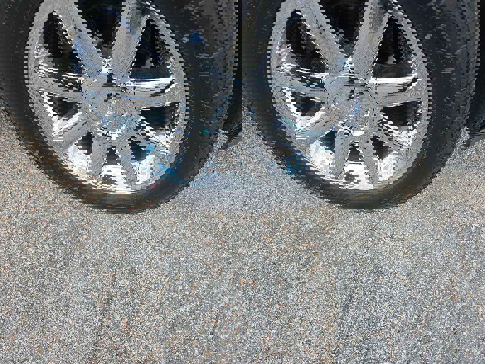 Used 2012 GMC Yukon XL Denali image 36