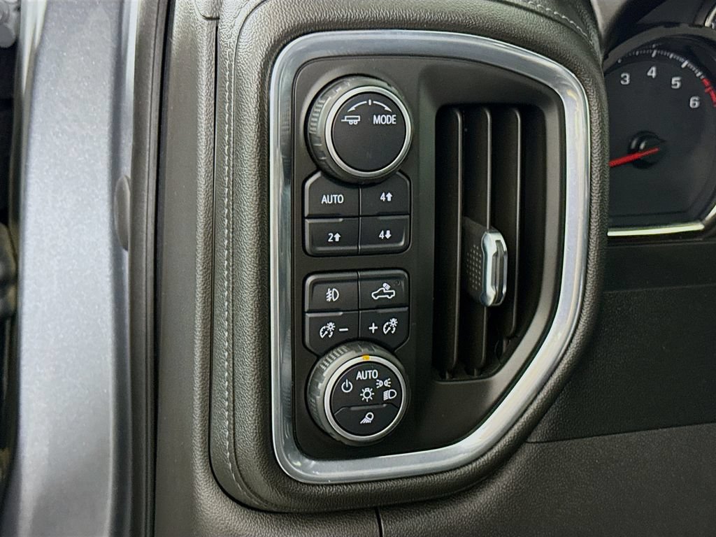 Used 2021 Chevrolet Silverado 1500 LT Trail Boss w/ LT Trail Boss Premium Package AWD/4WD image 18