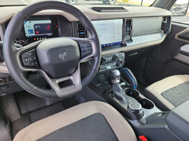 Used 2023 Ford Bronco Wildtrak image 11