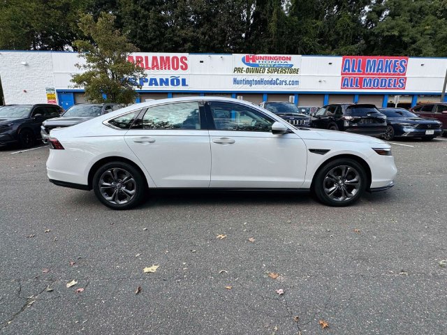 Used 2023 Honda Accord EX image 9