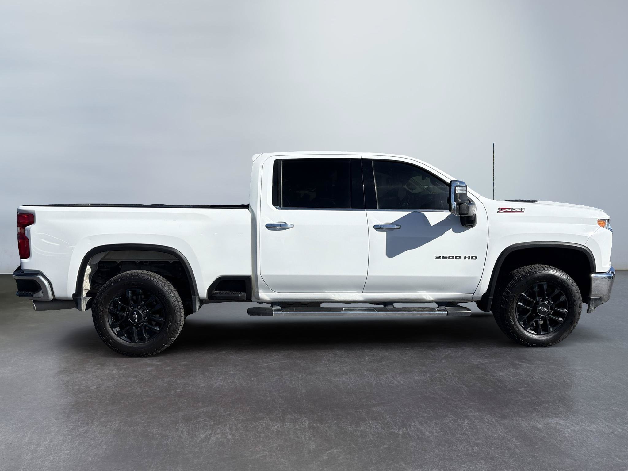 Used 2022 Chevrolet Silverado 3500 LTZ w/ LTZ Convenience Package AWD/4WD image 6