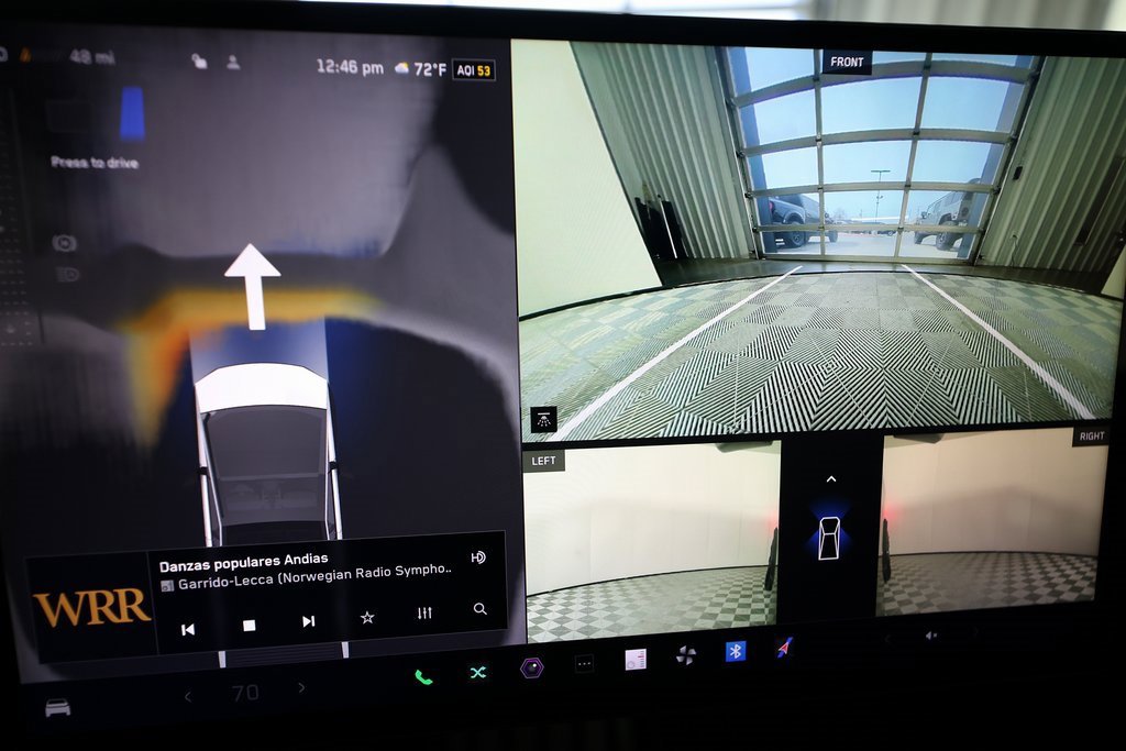 Used 2024 Tesla Cybertruck AWD Crew Cab image 27