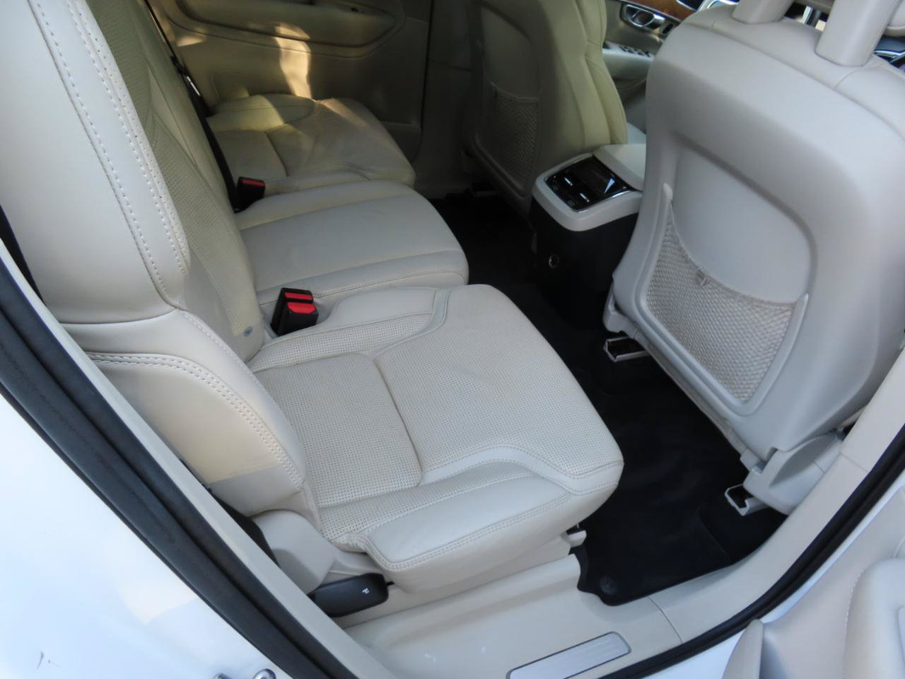 Used 2016 Volvo XC90 T6 Inscription w/ Vision Package AWD/4WD image 14