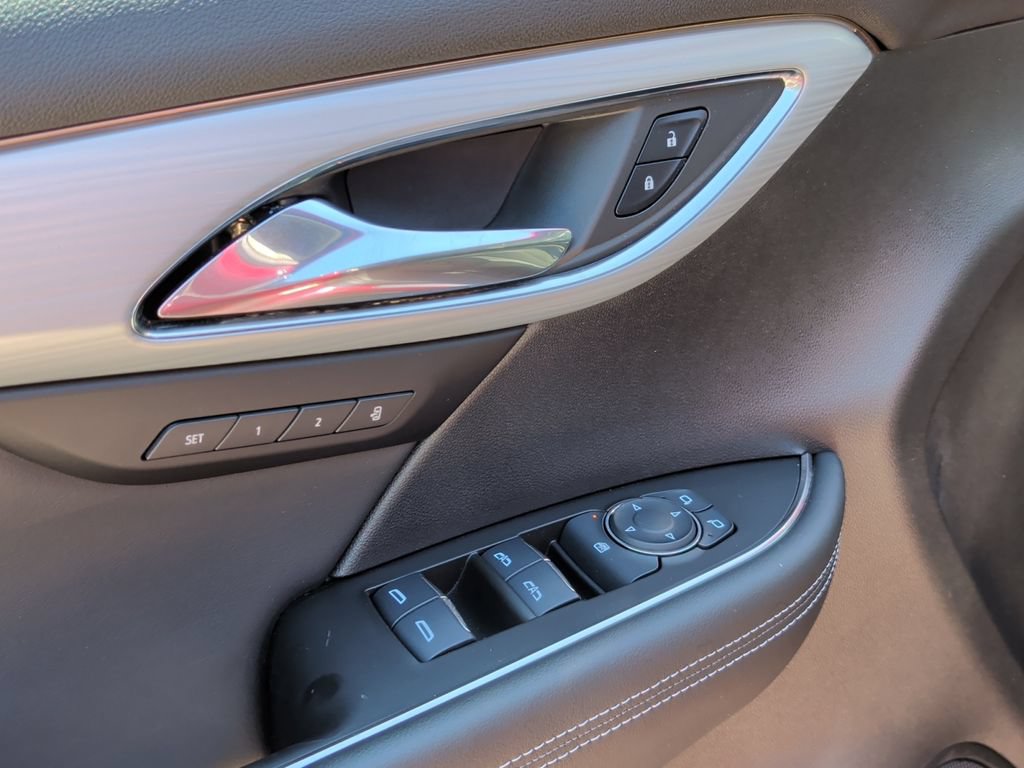 Used 2024 Buick Envision Avenir AWD/4WD image 15